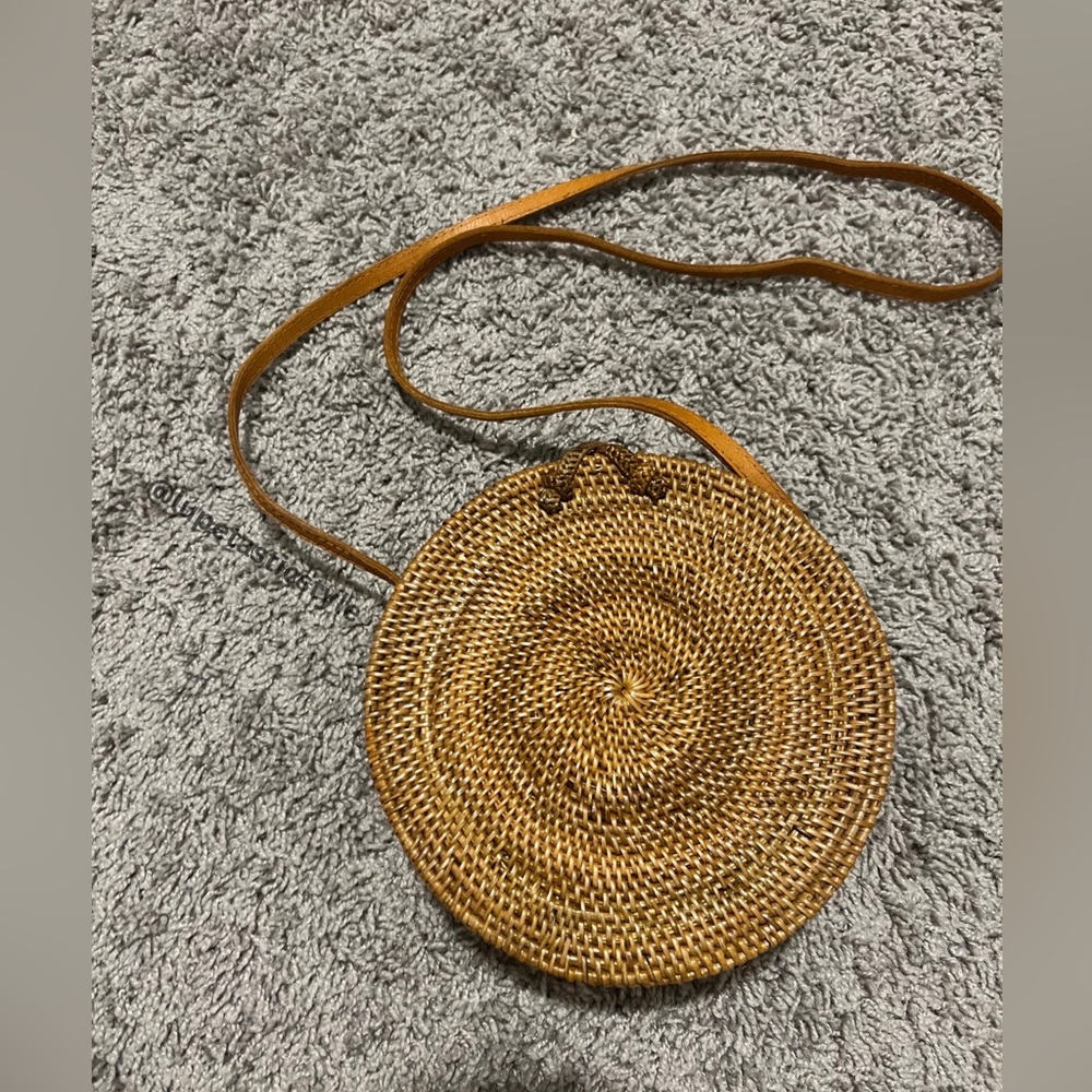 Circle Round Rattan Wicker Purse Woven Brown